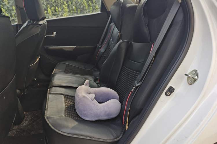 Used Kia K2 2015 Sedan 1.4L MT GLS
