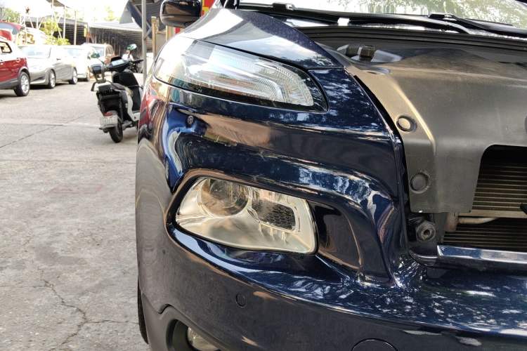 Used Jeep Cherokee 2016 2.0L Superior Edition Right Front Headlight