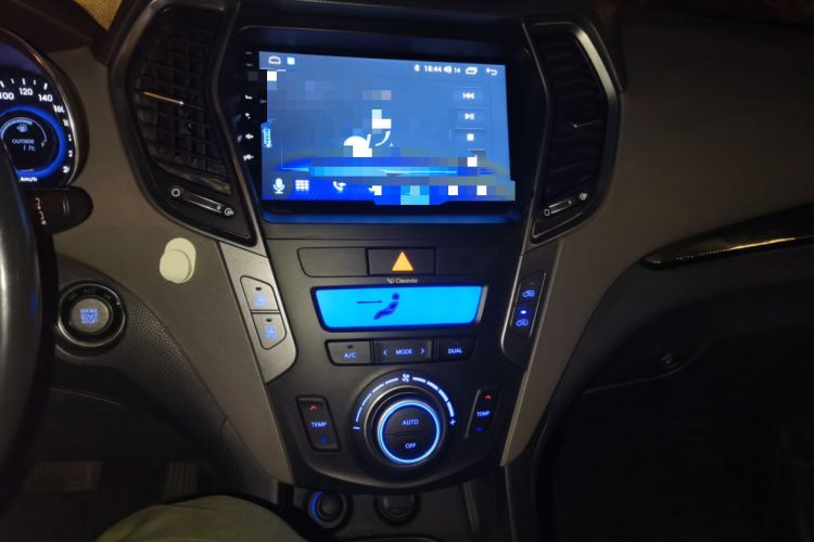 Used Hyundai Santa Fe Classic 2013 Facelift 3.0L 4x4 Comfort Edition Euro IV Audio And AC Panel