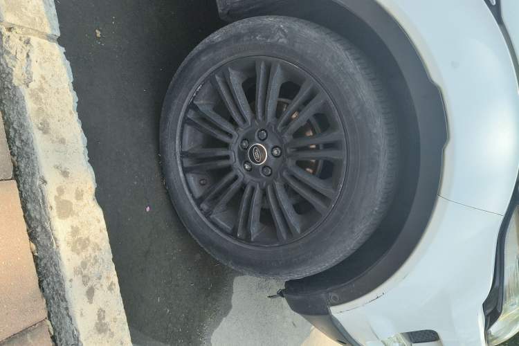 Used Land Rover Range Evoque 2013 2.0T 5-Door YAOZHI Edition Right Front Wheel Hub