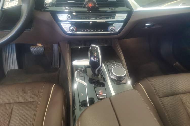 Used BMW 5 Series 2021 525Li Luxury Package
