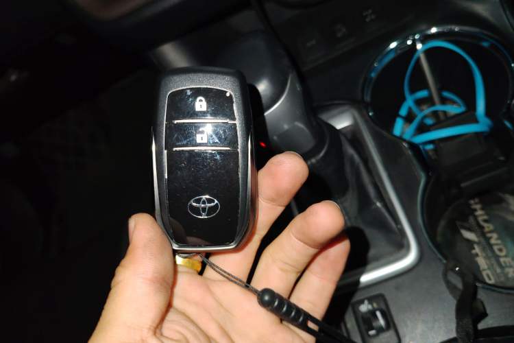 Used Toyota Highlander 2017 2.0T Four-Wheel Drive Luxury Edition 7 Seats