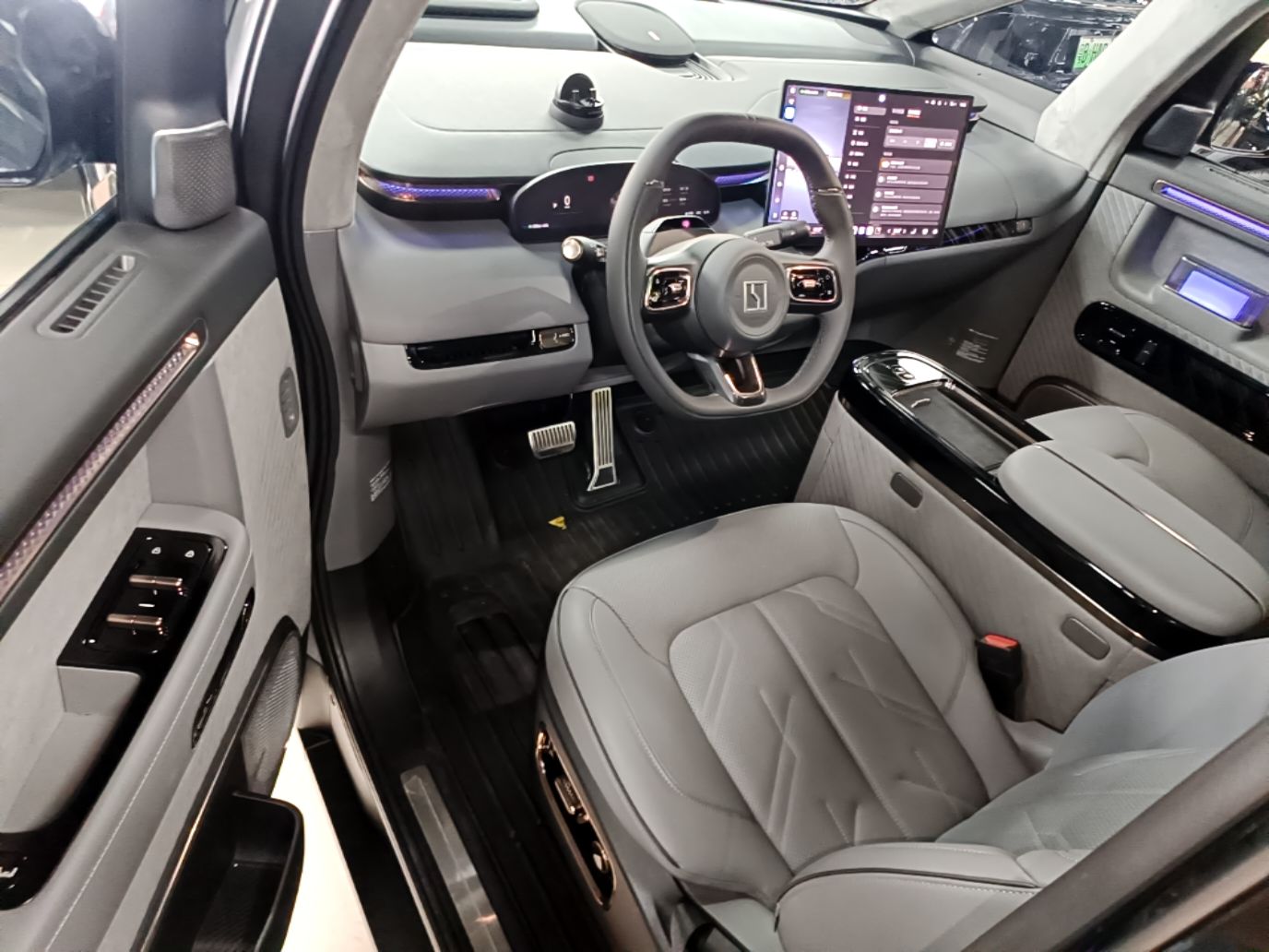 Zeekr MIX 2025 Long-Range Intelligent Driving Edition — снимка 18