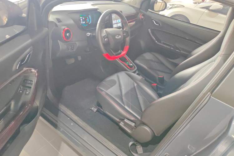 Used Chery QQ Little Ant 2022 Sweet Pink Edition Half-Sugar Version Lithium Iron Phosphate 29.2 kWh 30 kW 301 km