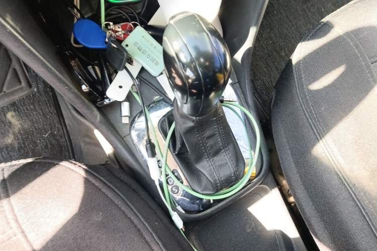 Used Volkswagen Polo 2013 1.6L Automatic Comfort Edition Gear Lever