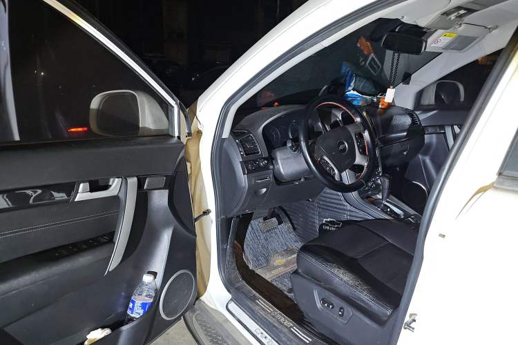 Used Chevrolet Captiva 2014 2.4L 4x4 Flagship Edition 7 Seats