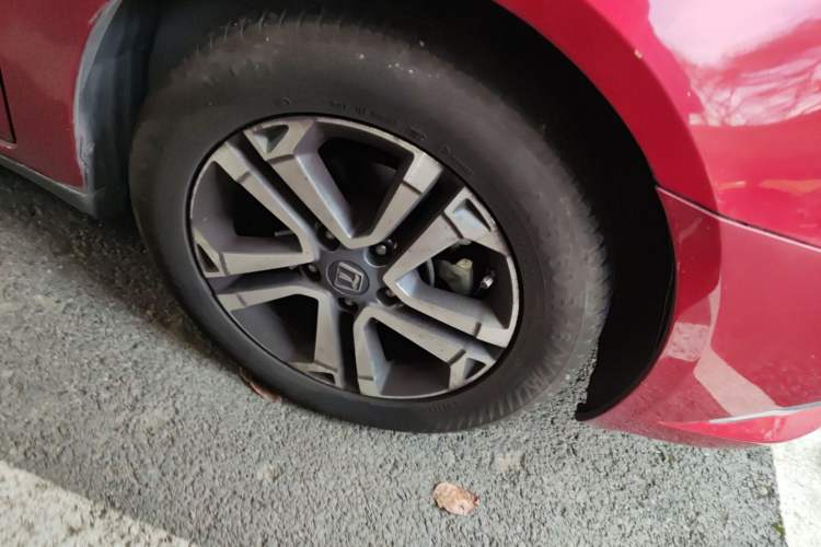 Used Luxgen 5 2016 1.8T Automatic ZhiZun Model Right Front Wheel Hub