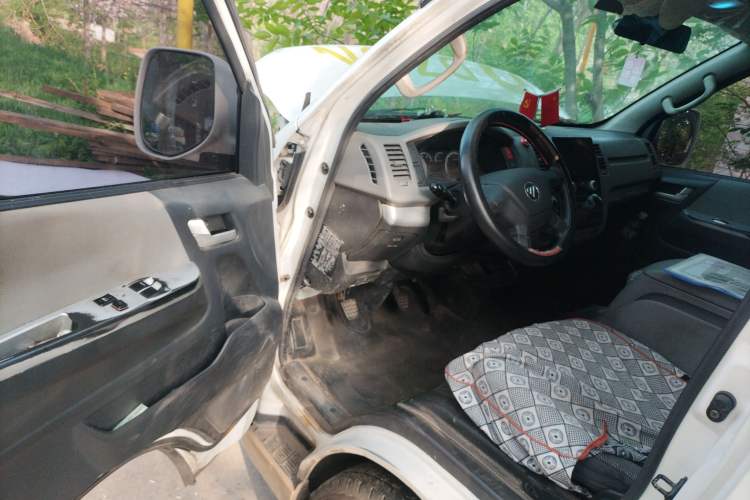 Used Foton Scenic G7 2022 2.4L Gasoline Commercial Version Long Wheelbase High-Roof Van 2 Seats 4K22D4M Driver Seat