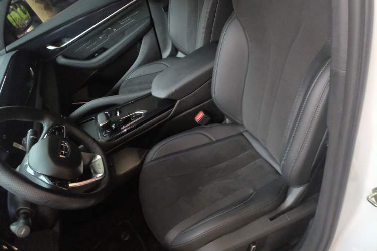 Used Geely Auto Monjaro L 2024 2.0TD High-Power Automatic Two-Wheel Drive Skyline Edition
