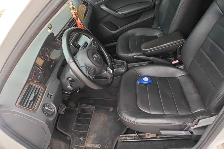 Used Volkswagen Santana 2013 1.6L Automatic Luxury Edition Left Front Seat