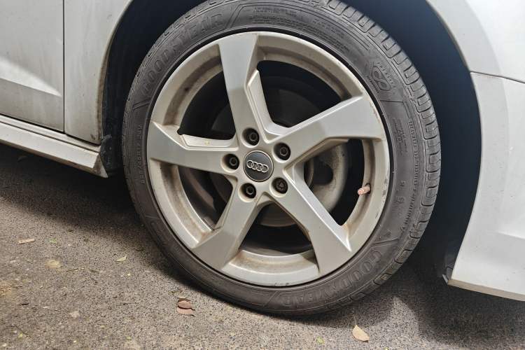 Used Audi A3 2018 30th Anniversary Edition Sportback 35 TFSI Fashion Model Right Front Wheel Hub