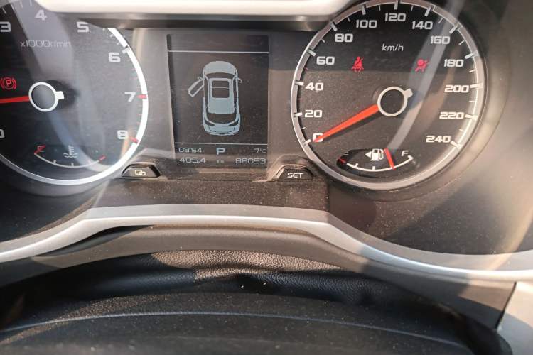 Used Geely Auto Emgrand X7 Sport 2016 1.8TD Automatic ZhiShang Model