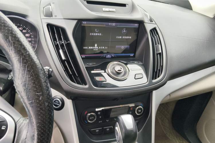 Used Ford Kuga 2013 2.0L GTDi Four-Wheel Drive Premium Model Audio And AC Panel