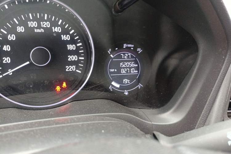 Used Honda Vezel 2017 1.5L CVT 2WD Comfort Model Odometer Close Up