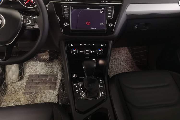 Used Volkswagen Tiguan L 2018 330TSI Automatic Two-Wheel Drive Comfort Edition Gear Lever