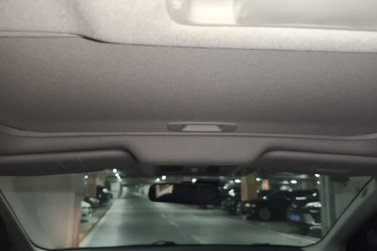 Used Nissan Tiida 2016 1.6L CVT Cool Dynamic Edition Headliner