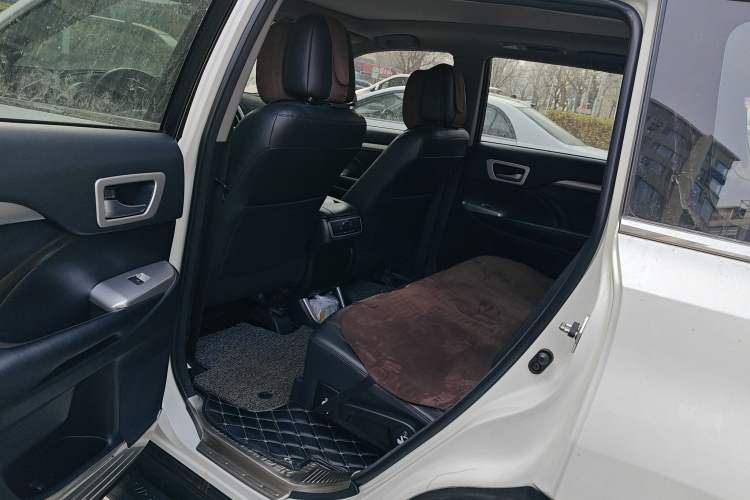 Used Toyota Highlander 2017 2.0T Four-Wheel Drive Luxury Edition 7 Seats Left Rear Seat