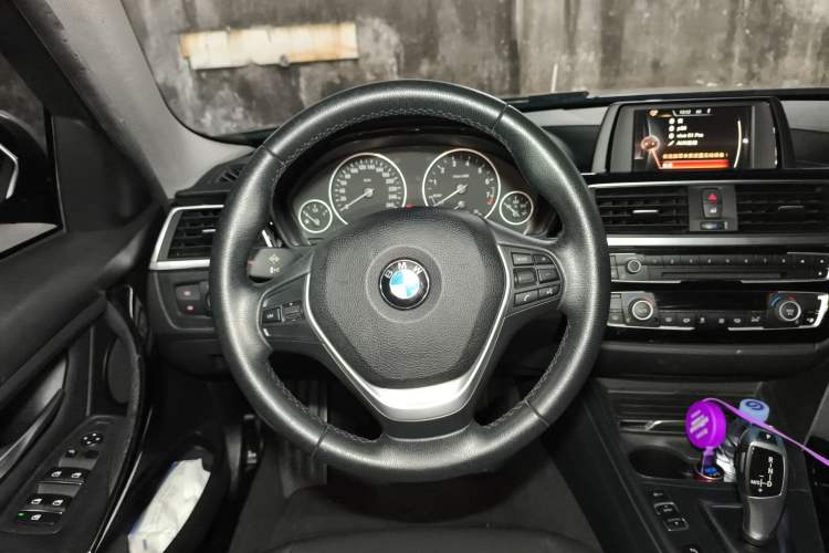 Used BMW 3 Series 2017 320Li Fashion Model Steering Wheel