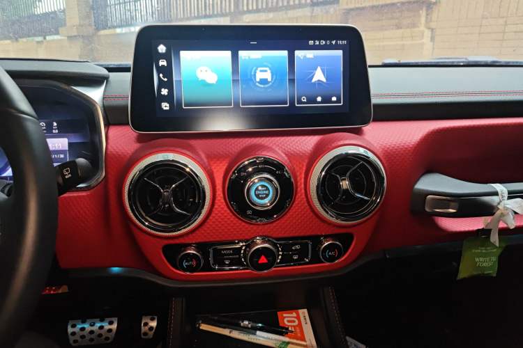 Used BAIC Off-Road BJ40 2023 2.0T Automatic Four-Wheel Drive Urban Hunter Edition Chivalrous Type
