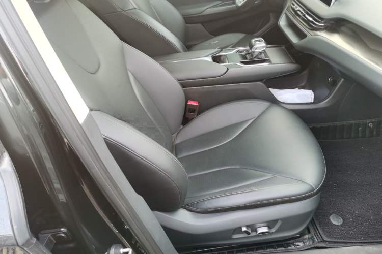 Used Hongqi E-QM5 2022 431 km Charge & Enjoy Edition
