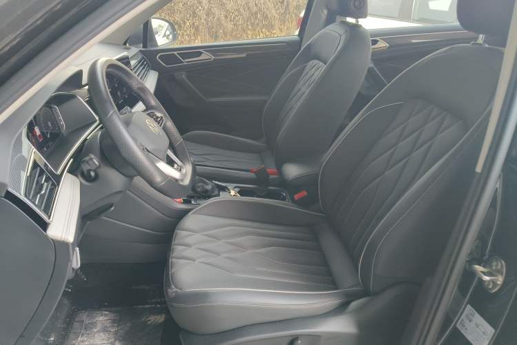 Used Volkswagen Tiguan L 2022 330TSI Automatic Two-Wheel Drive R-Line Enhanced Edition Left Front Seat