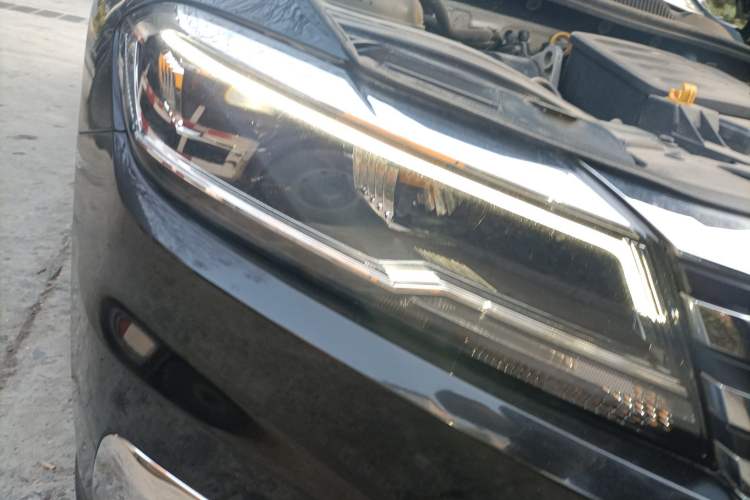 Used Volkswagen Lavida 2019 1.5L Automatic Comfort Edition China VI Standard Right Front Headlight