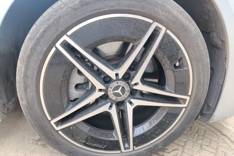 Used Mercedes-Benz C-Class 2023 C 260 L Bright Night Sports Edition Right Front Wheel Hub