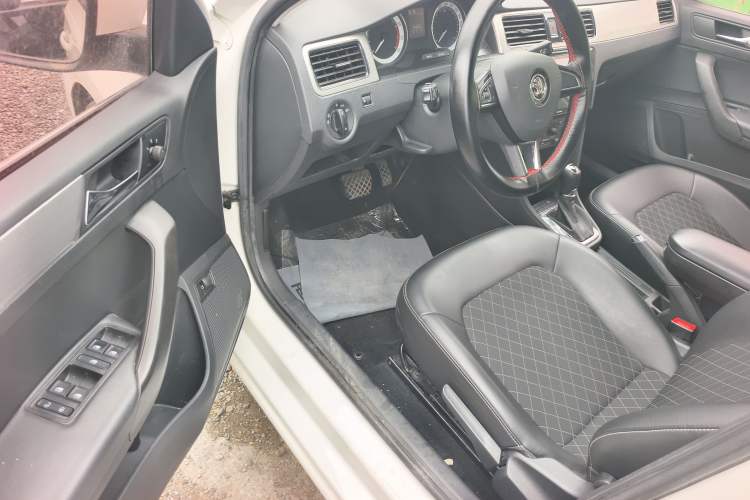 Used Skoda Rapid 2018 1.6L Automatic Comfort Edition Driver Seat