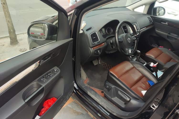 Used Volkswagen Sharan 2014 2.0 TSI Comfort Model
