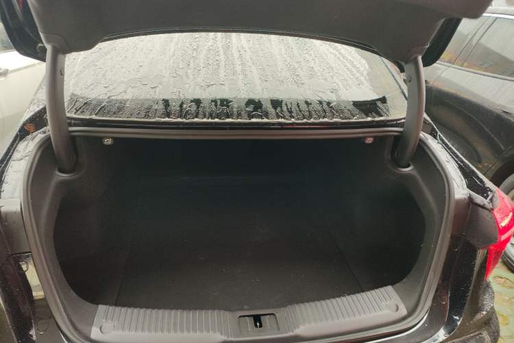 Used Hongqi H5 2025 1.5T DCT Qiyun 500 000th Unit Commemorative Edition
