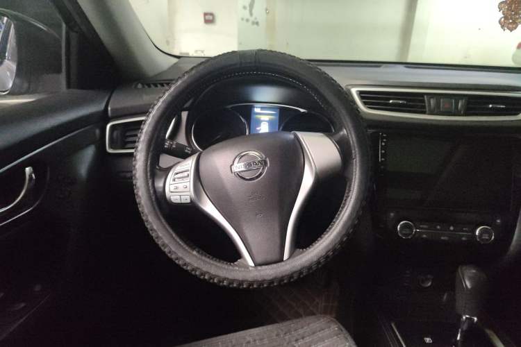 Used Nissan X-Trail 2015 2.0L CVT Comfort MAX Edition 2WD