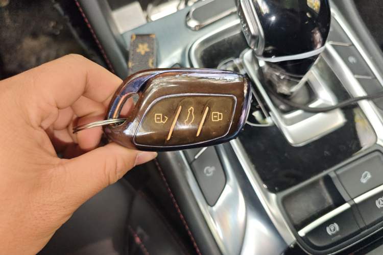 Used MG HS 2019 30T Automatic 2WD Trophy Supreme Edition China VI Standard
