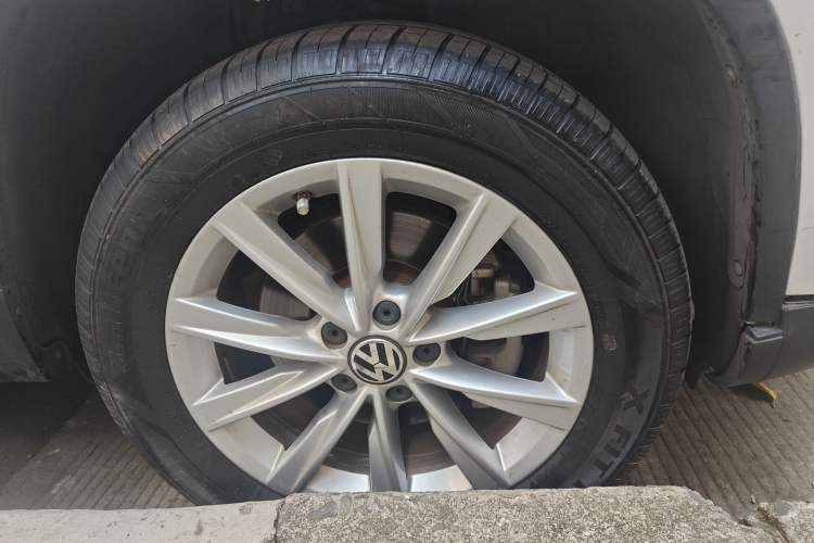 Used Volkswagen Tiguan L 2015 1.8TSI Automatic Two-Wheel Drive Comfort Edition