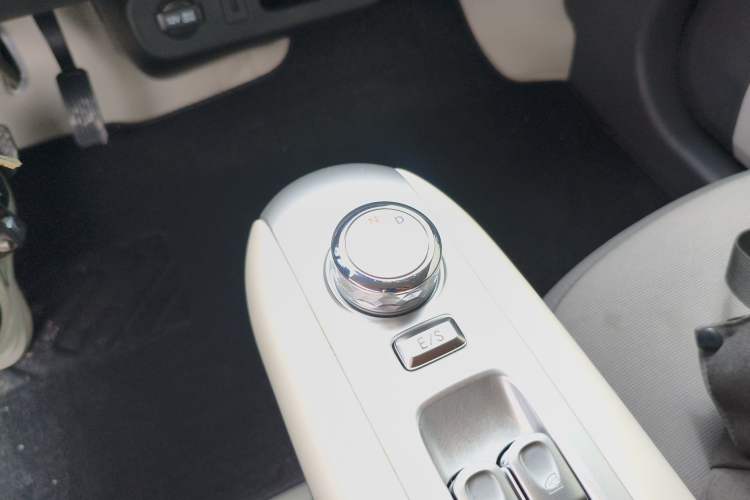 Used CHANGAN NEVO Lumin 2025 205 km Xiangqin Version Gear Lever