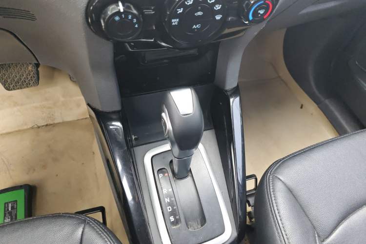 Used Ford EcoSport 2013 1.5L Automatic Fashion Model