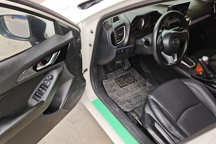 Used Mazda Mazda 3 Axela 2016 Sedan 1.5L Automatic Comfort Model
