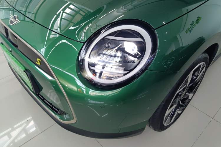 Used MINI Electric COOPER 2024 452km COOPER SE Artist
