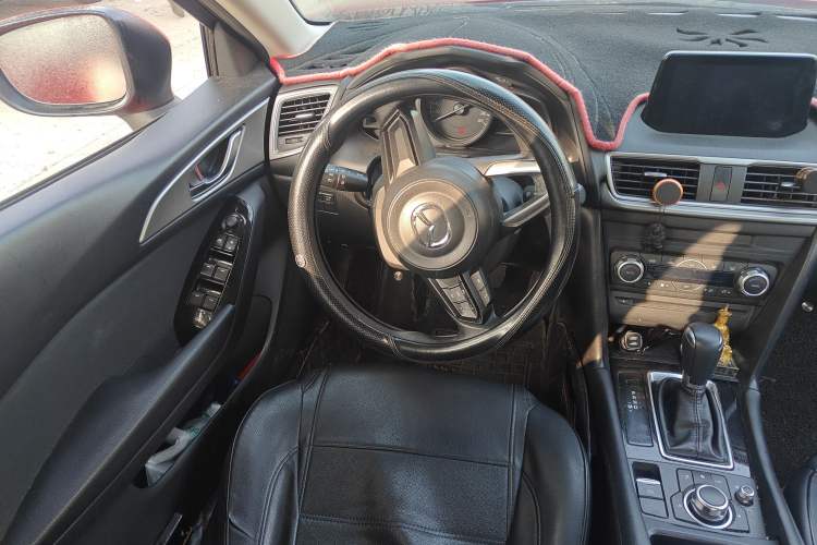 Used Mazda 3 Axela 2017 Sedan 1.5L Automatic Luxury Model Emission Standard China V