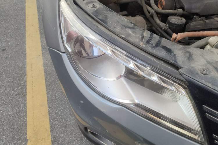 Used Volkswagen Tiguan 2010 1.8TSI Automatic All-Wheel-Drive Elite Edition Right Front Headlight