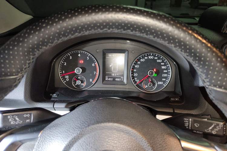 Used Volkswagen Scirocco 2013 1.4TSI GTS Odometer Close Up