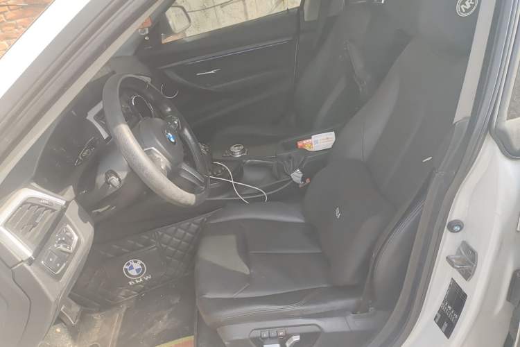 Used BMW 3 Series GT 2016 320i Fashion Model
