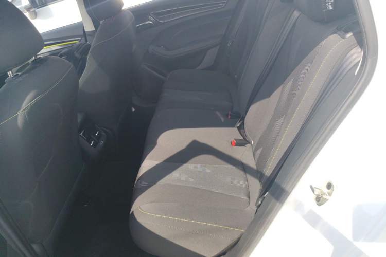 Used Roewe i5 2021 1.5L CVT Platinum Edition
