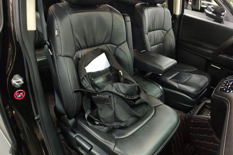 Used Honda Elysion 2016 2.4L Supreme Edition Right Front Seat