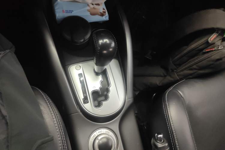 Used Mitsubishi Outlander 2011 Kicks 2.4 Fashion Edition
