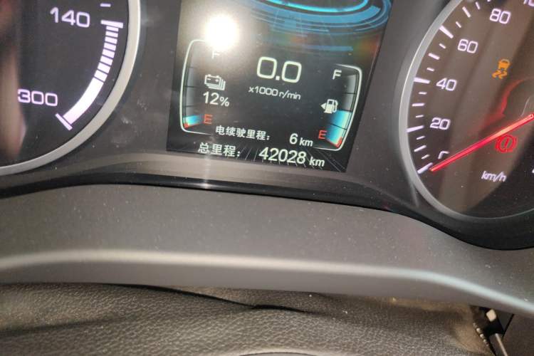 Used BYD Qin New Energy 2017 1.5T Luxury Model Odometer Close Up
