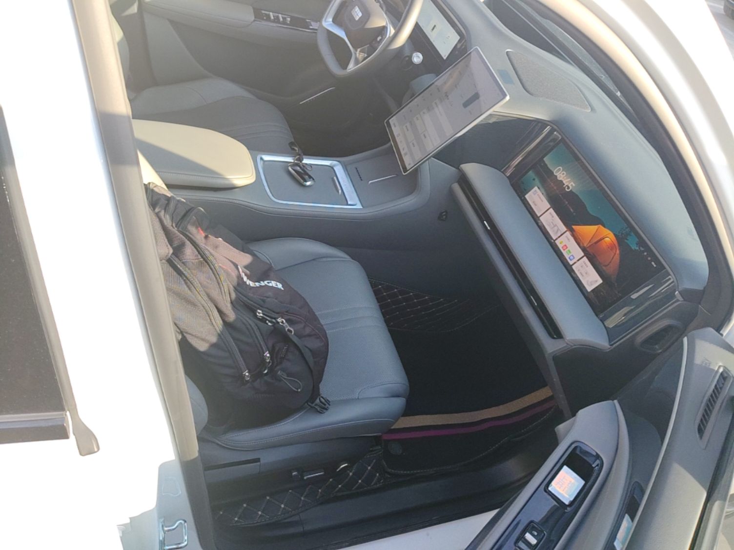 Geely Galaxy L7 2025 EM-i 115km Exploration+ Edition — снимка 19