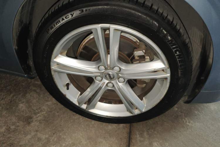 Used Volvo S90 2018 T4 Zhiyuan Edition Right Front Wheel Hub