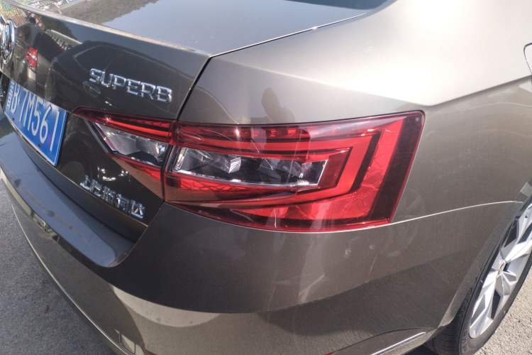 Used Skoda Superb 2016 TSI330 DSG Innovation Edition Exterior 3