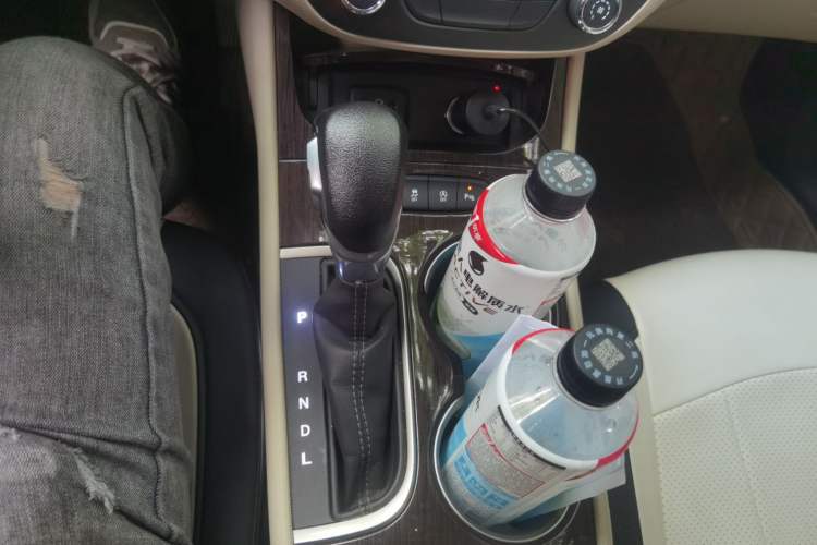 Used Buick Verano 2019 Sedan 15S Automatic Leading Model Gear Lever