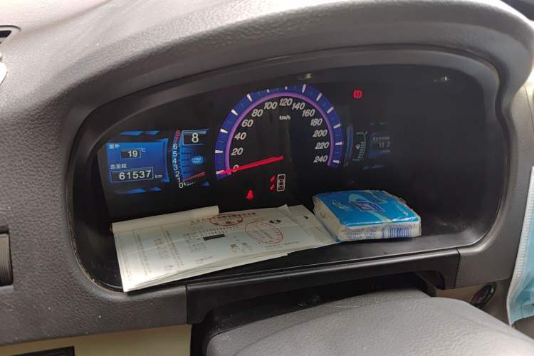 Used BYD M6 2013 2.4L Manual Luxury Model
